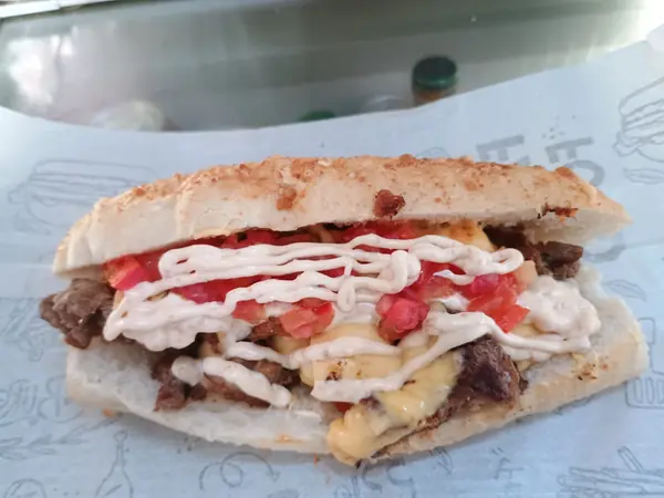 Churrasco Com Vinagrete Na Baguete