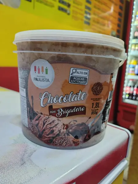 Sorvete Chocolate com Brigadeiro 1,8L